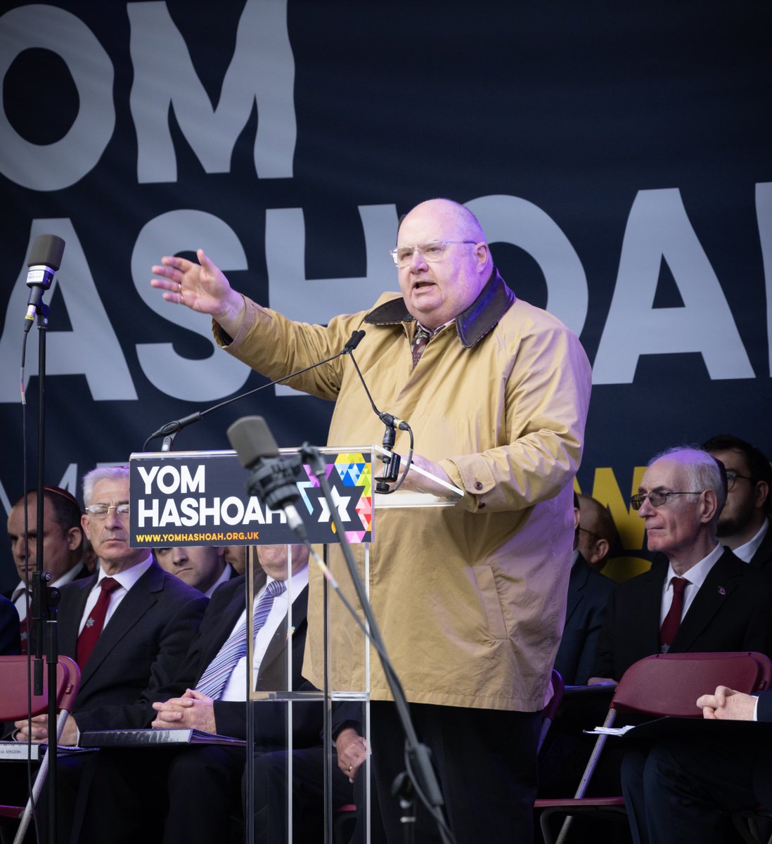 Missed last night’s Yom HaShoah UK National Holocaust Commemoration? Watch and hear poignant stories of resilience and hope. 🕯️Watch now: youtube.com/live/8sXw5Mslm… #NeverAgain #YomHaShoah2024