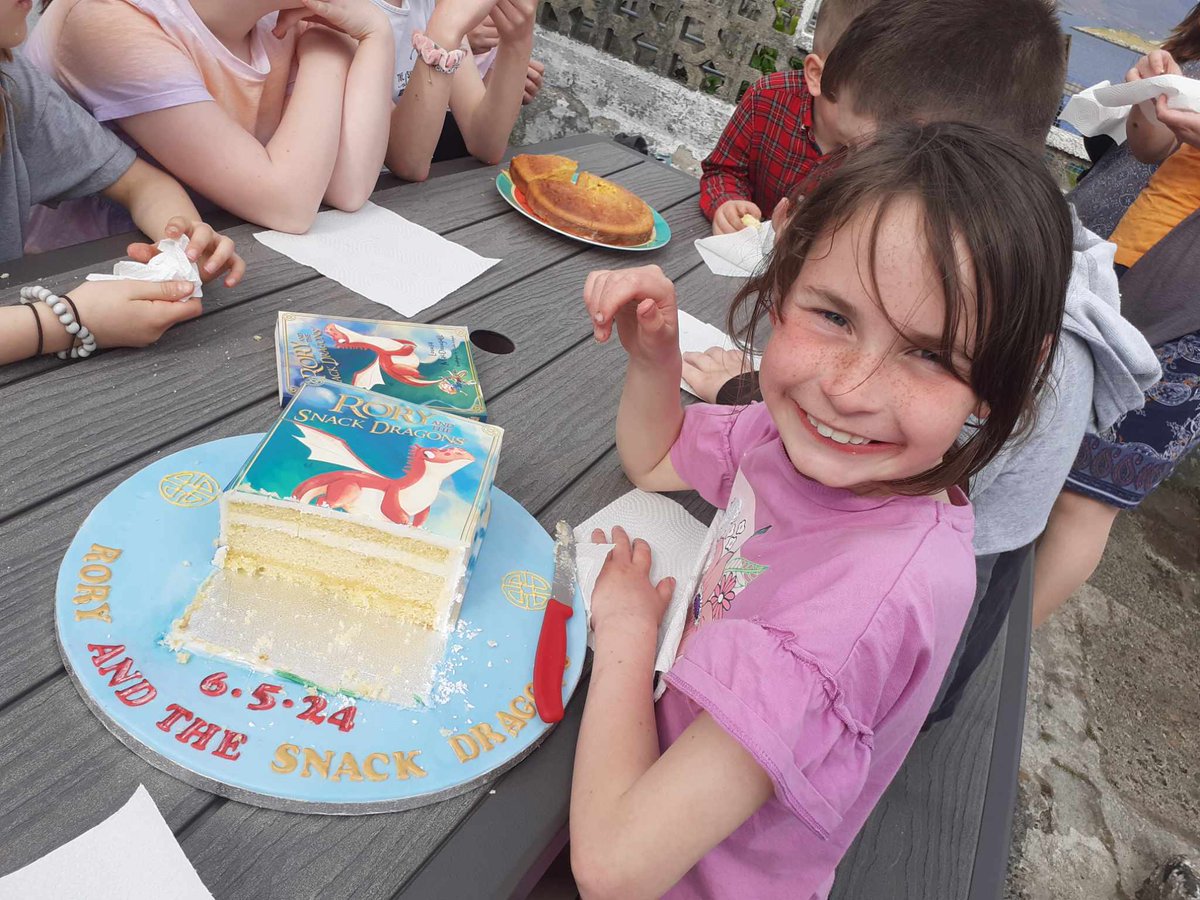 Rory and the Snack Dragons is out today, and we are feeling fangtastic about it! 🐉🐉🐉💃

We had this roarsome cake (from Dell.licious.Ness) to celebrate.  🎂🥳🐲
#roryandthesnackdragons
#justalittlebookparty
@littledoorbooks 
@GiuliaCregut