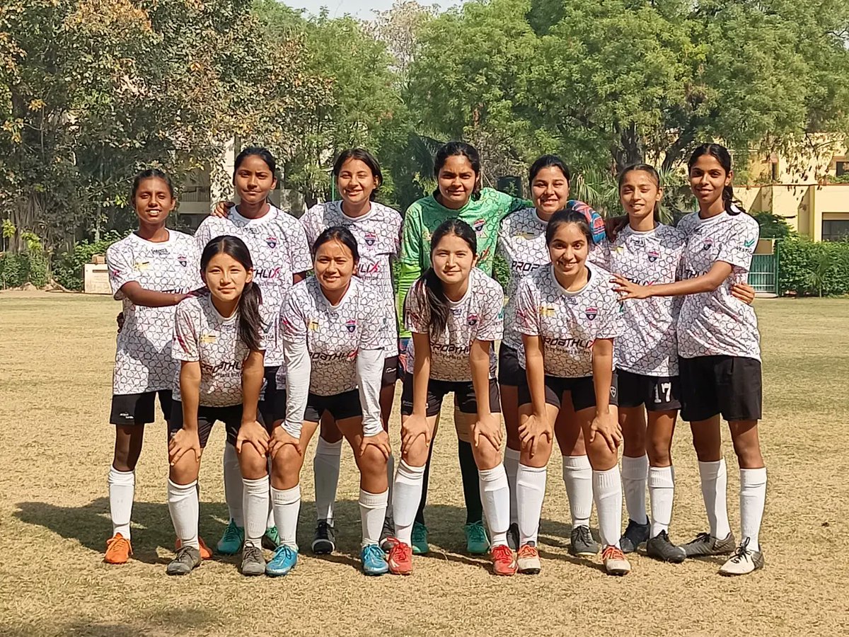 Game on 🔥

The Dream Team 🆚 Warriors FC

#footballdelhi #FDWChampionship #WomensChampionship #DSAWC #indianfootball