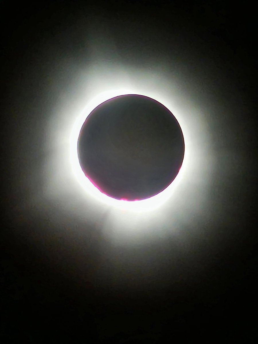 Took this during the #2024Eclipse #TeamPixel @Google @madebygoogle did all of this manually on my #Pixel6 at the time and have since upgraded to a #Pixel8Pro
