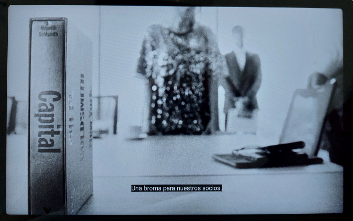 Vollberta's tweet image. Feliz cumpleaños Marx, gracias por haber escrito libros que, hasta la fecha, malviajan a lxs empresarios jajs #RaduJude