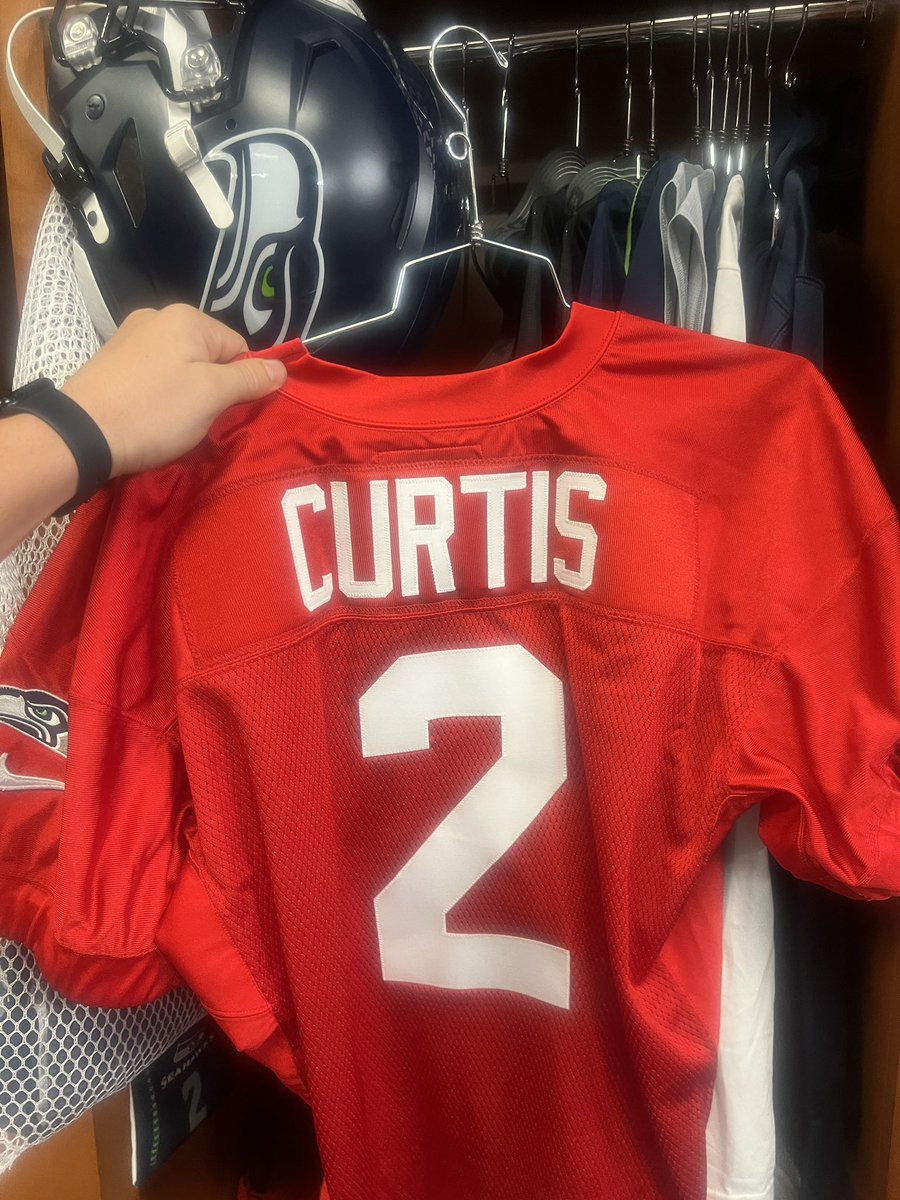 andrea curtis tweet media