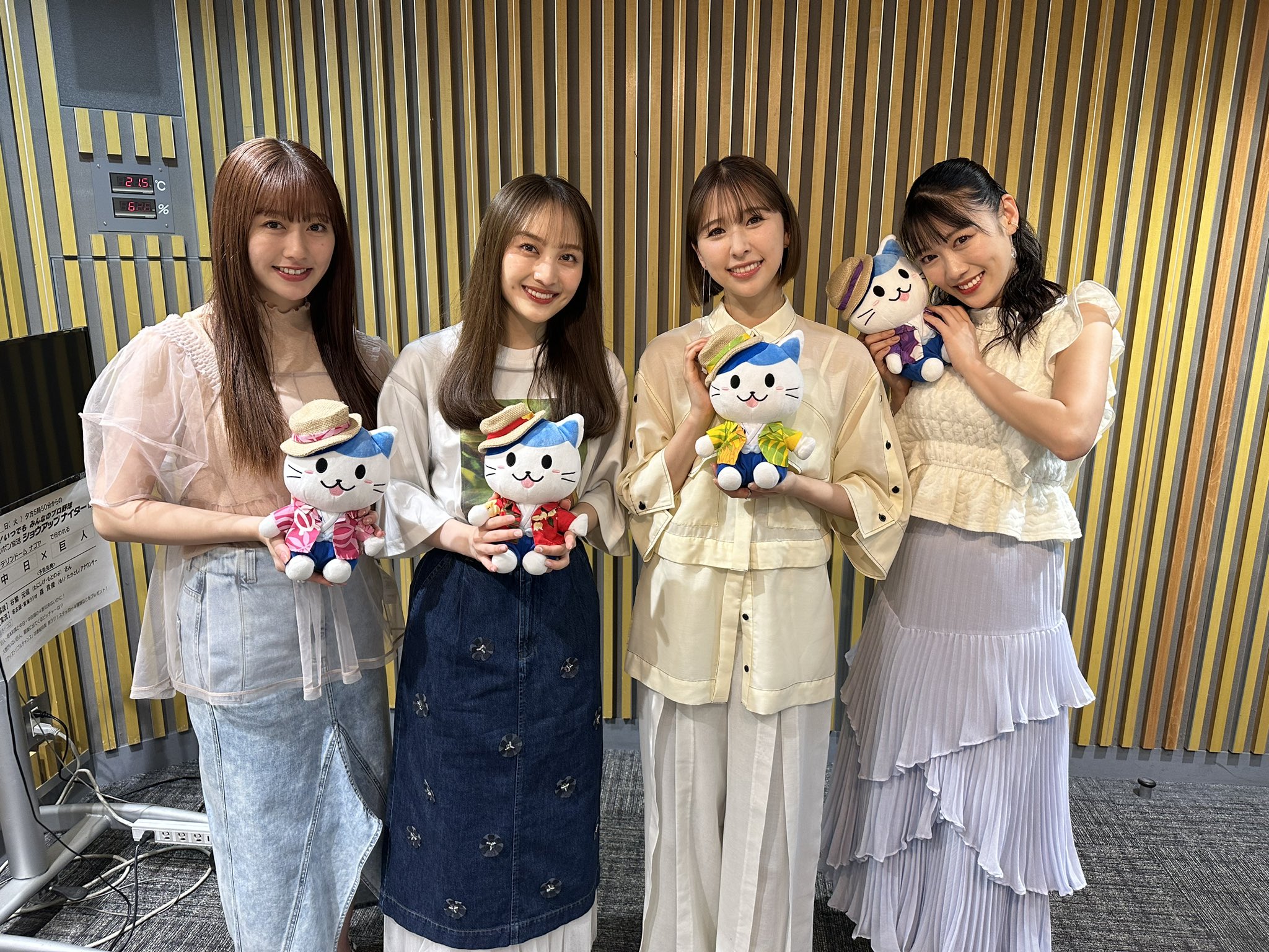 Amazon.co.jp: ももいろクローバーZ 5th ALBUM MOMOIRO CLOVER Z