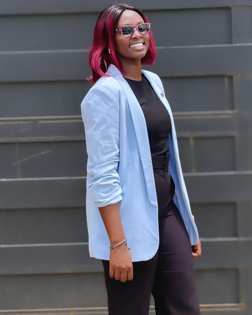 Happy Birthday <a href="/ayen_jasmine/">Jasmine Ayen</a> .
May this day be fill with lot of happiness, blessings and love.
Enjoy the day birthday girl 💞