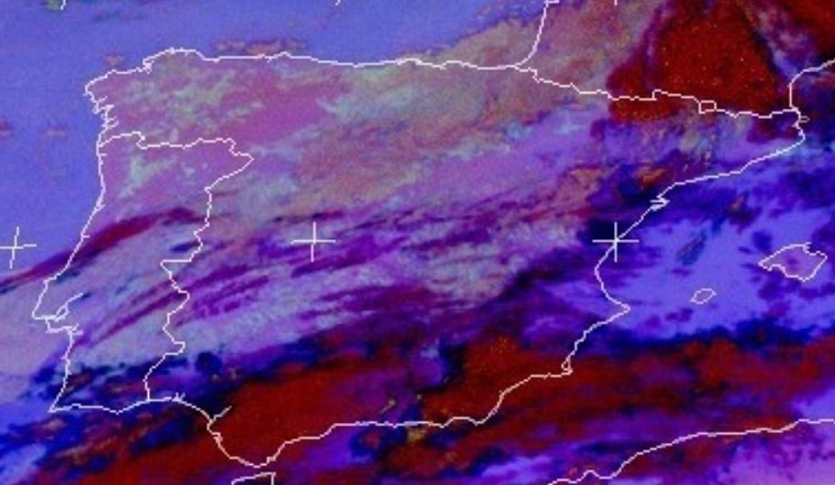 🔷 Comencem la setmana amb un ambient força suau, amb núvols i amb ruixats al Pirineu de Lleida. Durant el matí els xàfecs s'estendran per altres punts del Pirineu i de les comarques de Girona. A la tarda descarregaran també a la resta. Seran menys probables a la costa.