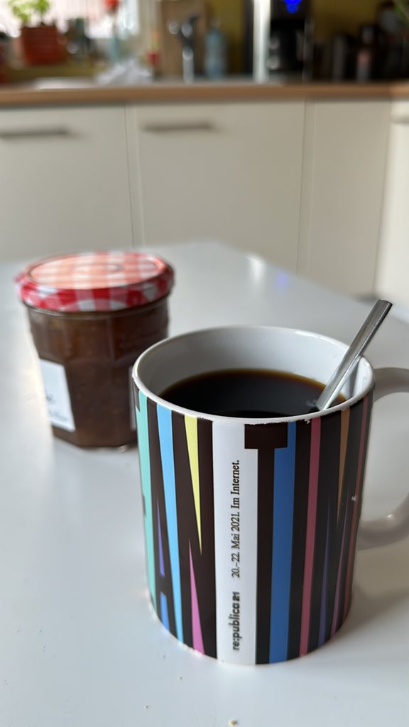 #kaffee1.0 #erstmalKaffee #butfirstcoffee #kaffee #kaffeetweet #coffee #coffeetweet #coffeeaddict #instacoffee #needcoffeenow