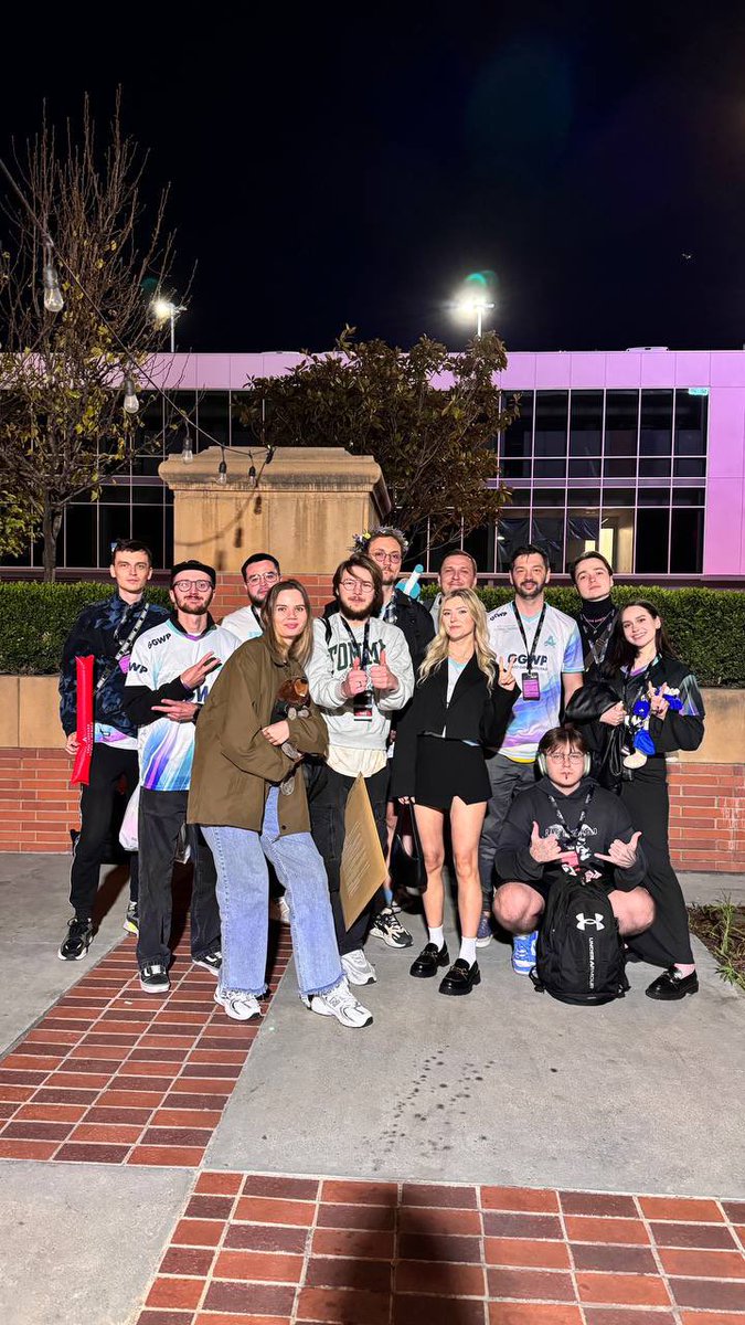 Aurora Apex tweet media