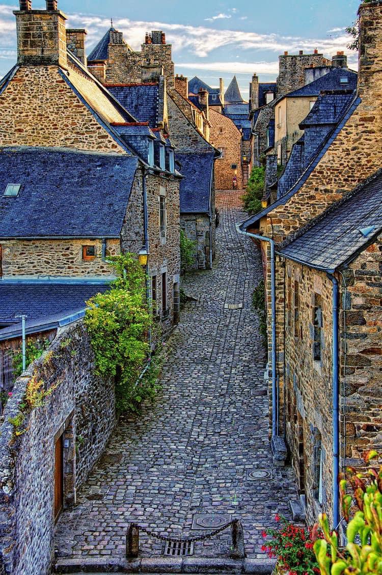 Medieval Street, Dinan, France 🇫🇷