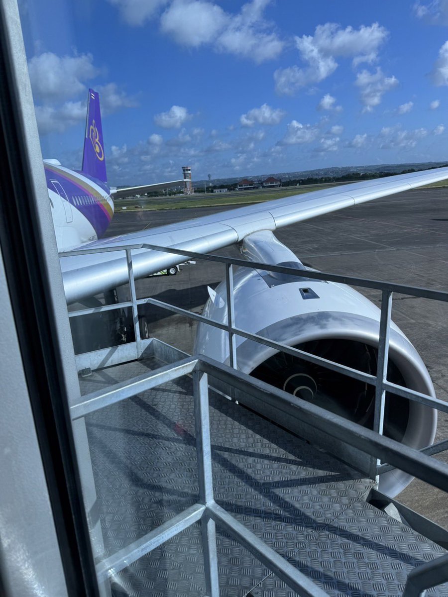 door side
Thai Airways A350-900XWB
#タイ国際航空　#thaiairways #a350
#doorside
#デンパサール