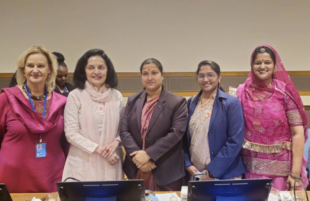 #WhenWomenLead, they transform lives! 🙌
Meet the trailblazing village heads from India 🇮🇳 who showcased the power of grassroots leadership at the ‘Localising the #SDGs: Women in Local Governance Lead the Way’ event in New York 
#CPD57 #GramToGlobal @UNFPAIndia
