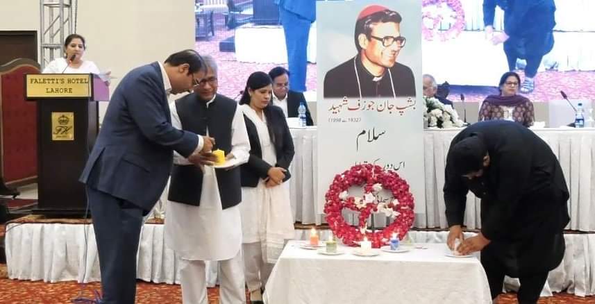Nabila Feroz Bhatti (@nabilafbhatti) on Twitter photo Salam Bishop John Joseph Shaheed!
Stop misuse of religion through policy reforms #ReligionIsNotACard <a href="/csjpak/">CSJ Pakistan</a> Salam Bishop John Joseph Shaheed!
Stop misuse of religion through policy reforms #ReligionIsNotACard <a href="/csjpak/">CSJ Pakistan</a>