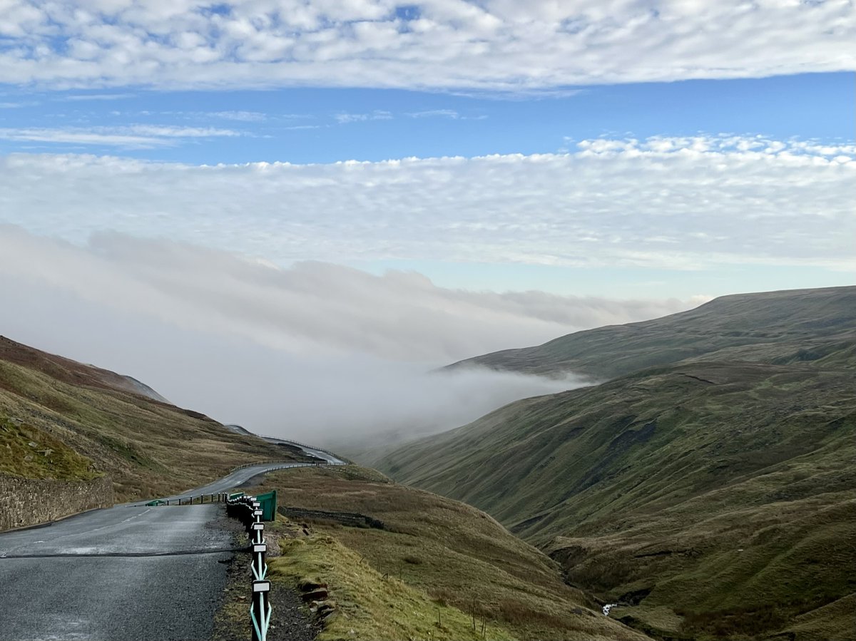 There are many high roads and passes in the Dale, but perhaps the best known is this one. Learn more 👇

yorkshiredales.org.uk/places/buttert…

📸 Buttertubs Pass | #MondayMotivation #YorkshireDales