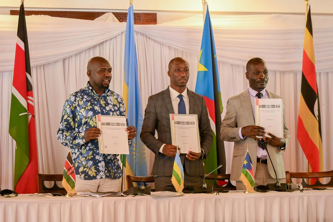 @HonByamukama Minister of State for Transport, @kipmurkomen Kenya’s Cabinet Secretary for Roads & Transport, Dr. Jimmy Gasore, Rwanda’s Minister of Infrastructure & Mr. Roger Te Biasu representing DRC's Minister of Transport attended the SGR Cluster Ministerial Meeting in Mombasa