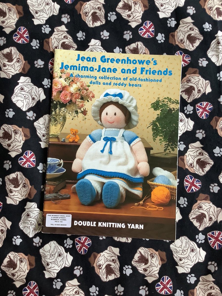 The old fashioned teddy bears in this 1997 Vintage Jean Greenhowe Knitting Pattern Booklet are ADORABLE 🥰 watsonsvintagefinds.etsy.com/listing/169877… #JeanGreenhowe #KnittingPatterns #KnittedDolls #SoftToys #TeddyBears