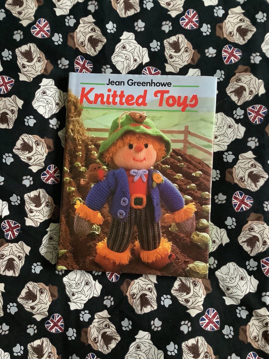 There are over 50 Knitting Patterns in this 1989 Vintage Book. Jean Greenhowe Knitted Toys. Make some FABULOUS unique gifts watsonsvintagefinds.etsy.com/listing/163931… #JeanGreenhowe #KnittingPatterns #KnittedToys #VintageBook #BookGift