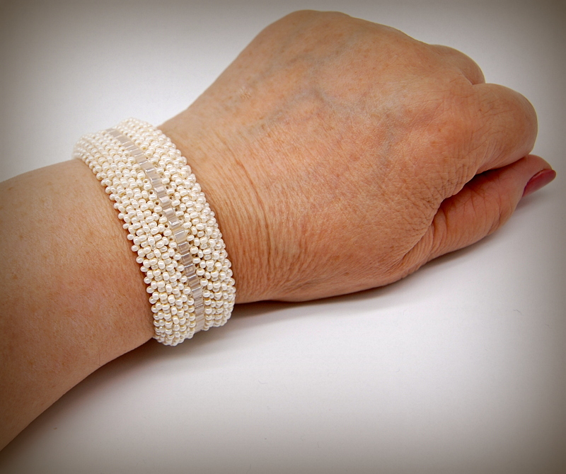 Elegant Beige Metal-free Beadwoven Cuff Bracelet
You can purchase it here:
meska.hu/p5177196-elega…