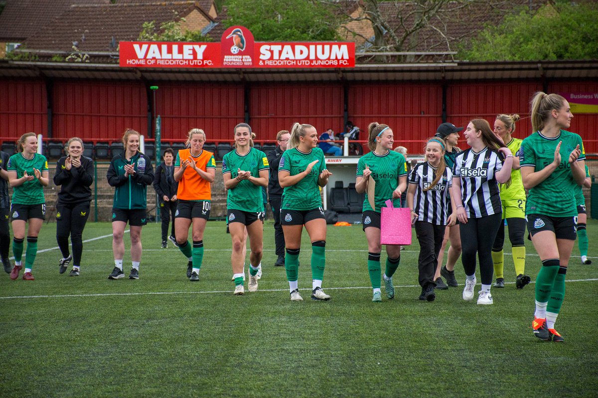 📸 MORNING GEORDIES 🥇🏆🖤🤍 @NUFCWomen see you soon on our next adventure