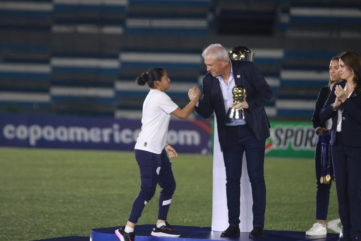 𝔸𝕣𝕥𝕚𝕝𝕝𝕖𝕣𝕒 𝕘𝕦𝕒𝕣𝕒𝕟í 🔟🇵🇾 Fátima Acosta, con 7 goles, es la goleadora del CONMEBOL Sub 20 Femenino. ¡Felicidades Fátima y que se vengan más goles! ⚽️💥