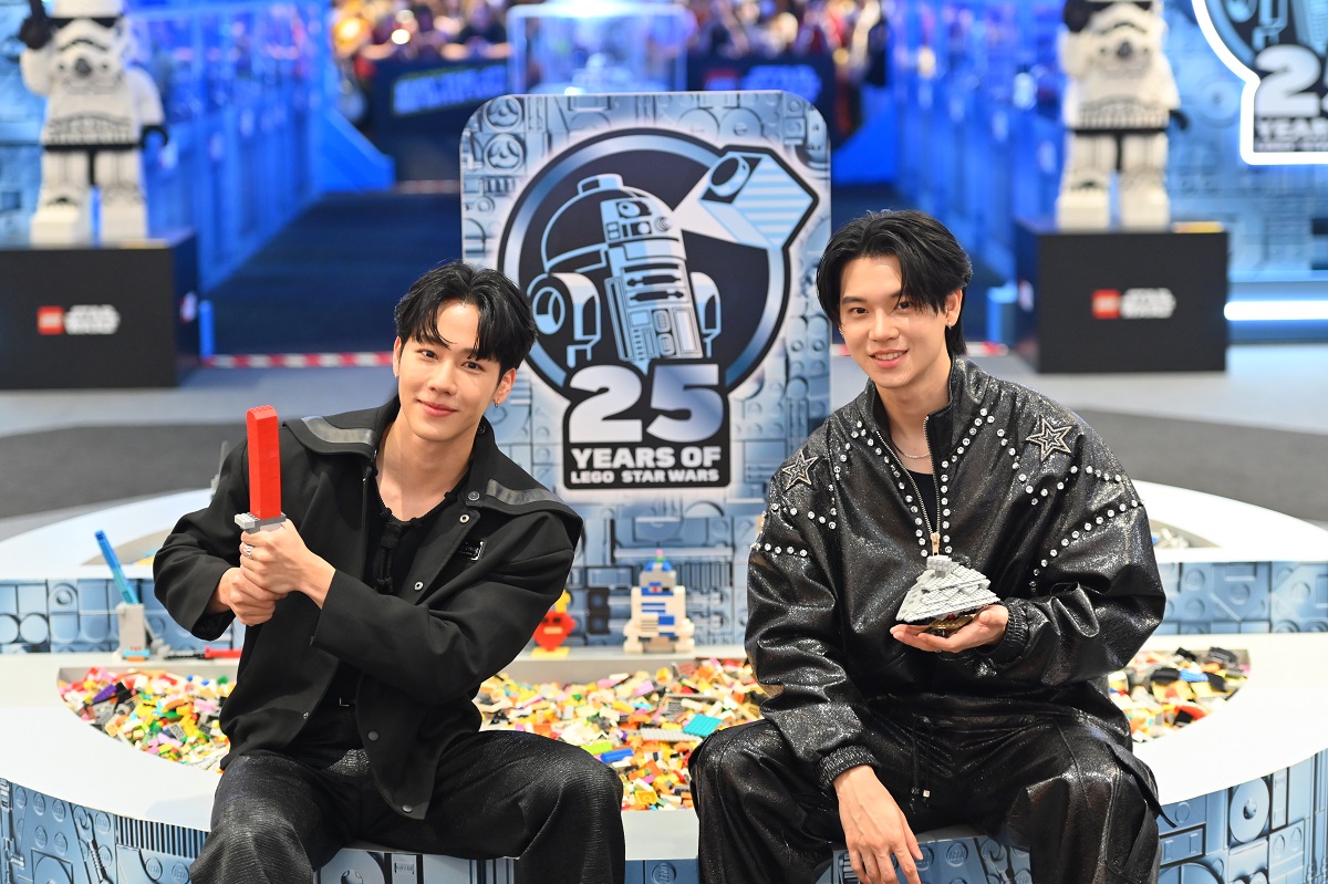 คู่จิ้น “หยิ่น-วอร์” ร่วมฉลอง “STAR WARS DAY”
ครบรอบ 25 ปี LEGO STAR WARS ณ สยามพารากอน
woopmag.com/?p=108921

#25thLEGOStarwarsxYinWar #YINWAR #หยิ่นวอร์ #warwanarat #yinyin_anw #25thLEGOStarwars #SiamParagon #WorldClassExperience #BeAmazed