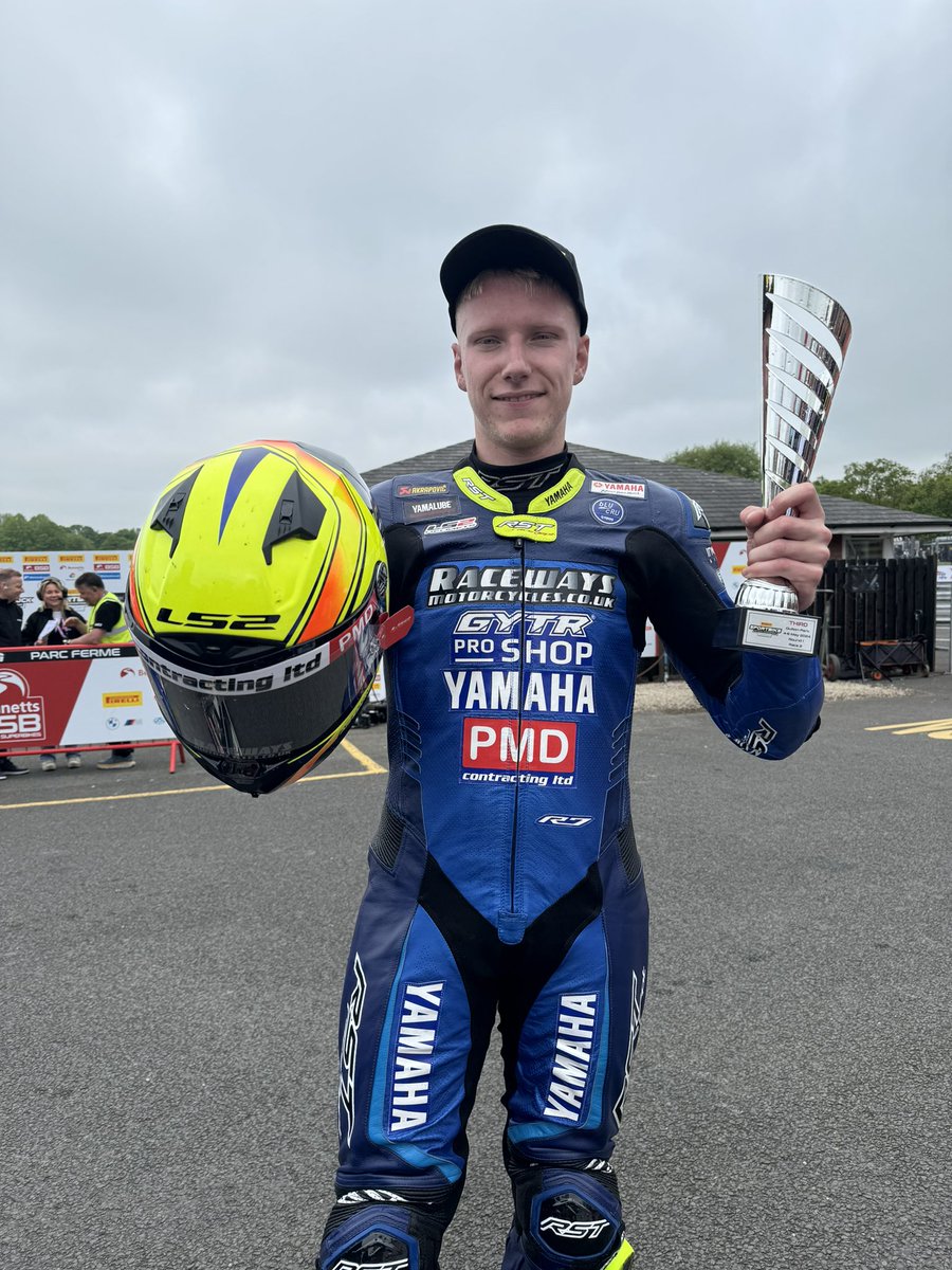 It’s a PODIUM FINISH for Ash Barnes in Race 2 of the Pirelli National Sportbike Championship here at Oulton Park! 🫡 Congrats, Ash! 🥉👏 #YamahaRacing #RevsYourHeart #RWorld