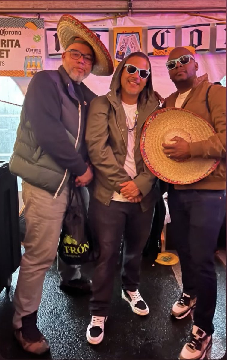 When the squad links up…. #cincodedrinko #knicksin6 #dimeo #losjets #jetup