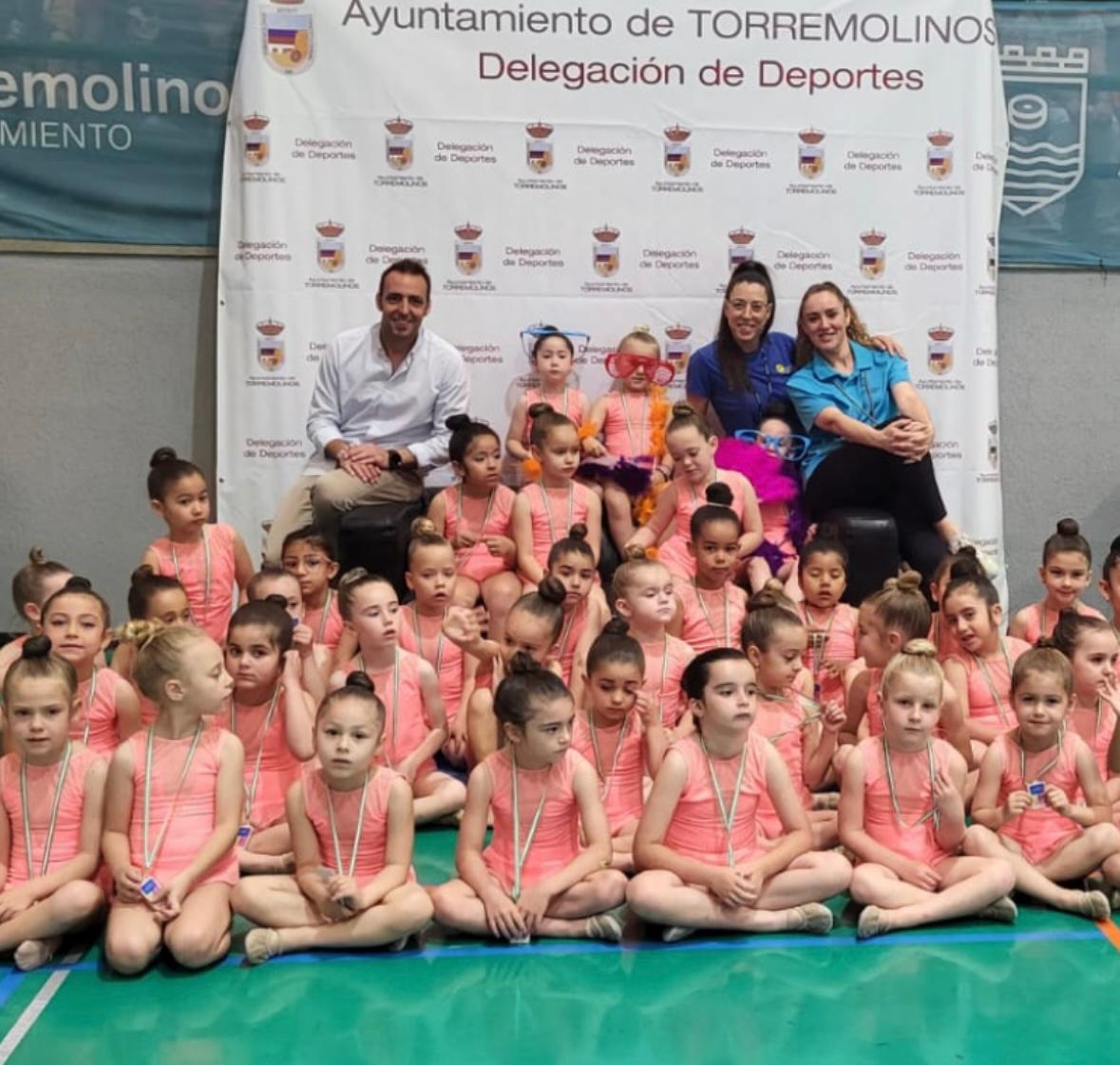 #Torremolinos ha vivido un intenso fin de semana de #GimnasiaRítmica con más de 1.200 deportistas 🩰 El sábado, la instalación local albergó el IX torneo del Club Gymtor y el domingo se disputó el XIV Encuentro Provincial de Escuelas de Gimnasia Rítmica.