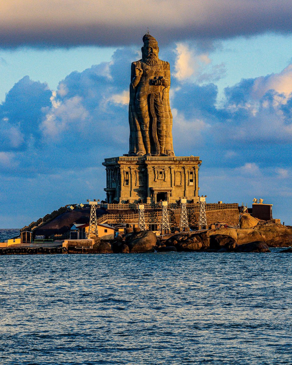 A monumental piece of architecture and symbolism, the Thiruvalluvar Statue is a sight to behold against a backdrop of striking blue oceanic currents. 📍 Tamil Nadu #Repost from Noor Photography | Instagram 📸 #NatGeoTravellerIndia #NGTI #India