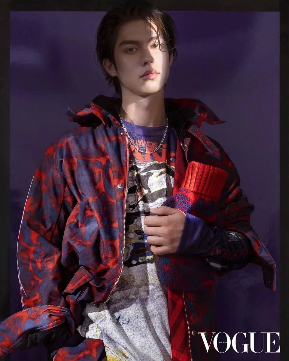 VogueThailand's tweet image. จับตาให้ดี! 'ไบร์ท-วชิรวิชญ์' ลัดฟ้าสู่มหานครนิวยอร์ก ในฐานะแบรนด์แอมบาสเดอร์ของ Burberry พร้อมการ์ดบอกใบ้งานสำคัญที่กำลังจะเกิดขึ้นในอีกไม่กี่ชั่วโมงข้างหน้า เตรียมติดตามรายงาน #VogueExclusive พร้อมเฉลยในอีกไม่กี่ชั่วโมงข้างหน้านี้ ทุกช่องทางของ Vogue Thailand ห้ามพลาดเด็ดขาด!