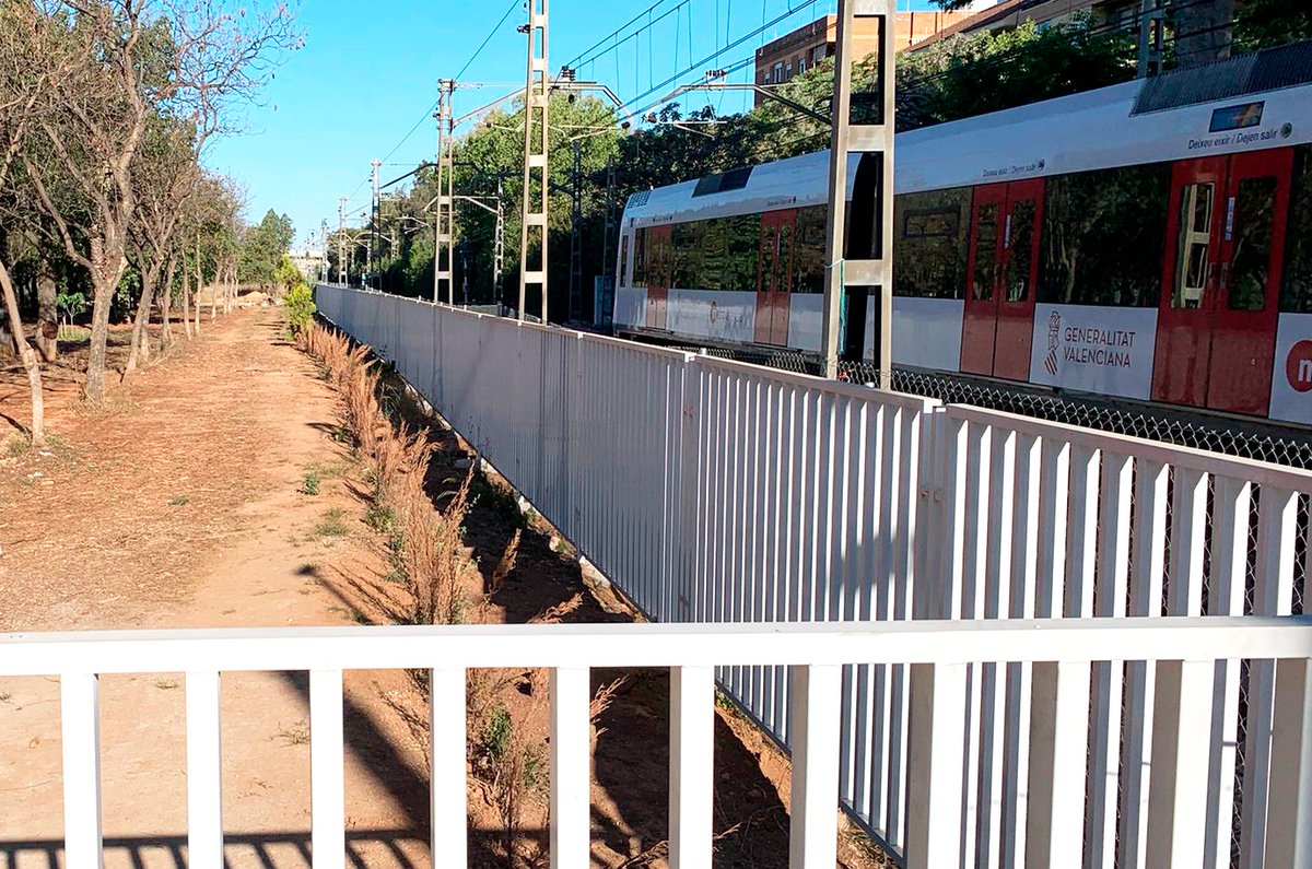 📢 @GVAfgv ha renovat prop de 6 km de tancament en superfície de la xarxa de #Metrovalencia 🚇🚊 Els treballs s’han centrat en les Línies 1, 2, 3 i 9 de metro i en la Línia 10 de tramvia ➡️ cutt.ly/xewcCCCu