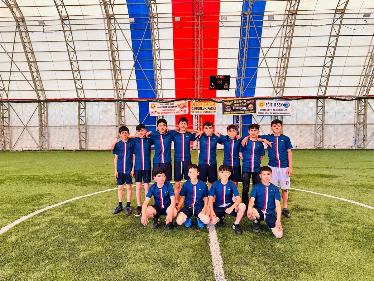 Mardin/Dargeçit-Kılavuz Ortaokulu/İho (@kilavuzort_iho) on Twitter photo İlçe Milli Eğitim Müdürlüğü’nün düzenlemiş olduğu okullar arası futbol turnuvasının ilk maçını kazanan öğrencilerimizi tebrik ediyoruz.
<a href="/mardinilmem/">Mardin İl Millî Eğitim Müdürlüğü</a>
<a href="/Murat69_Demir/">Murat Demir</a>
<a href="/Dargecit_MEM/">Mardin Dargeçit ilçe Milli Eğitim Müdürlüğü</a>
@akar8590
<a href="/kilavuz_iho/">Kılavuz Ortaokulu/imam hatip Ortaokulu</a> İlçe Milli Eğitim Müdürlüğü’nün düzenlemiş olduğu okullar arası futbol turnuvasının ilk maçını kazanan öğrencilerimizi tebrik ediyoruz.
<a href="/mardinilmem/">Mardin İl Millî Eğitim Müdürlüğü</a>
<a href="/Murat69_Demir/">Murat Demir</a>
<a href="/Dargecit_MEM/">Mardin Dargeçit ilçe Milli Eğitim Müdürlüğü</a>
@akar8590
<a href="/kilavuz_iho/">Kılavuz Ortaokulu/imam hatip Ortaokulu</a>
