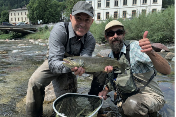 Goditi una giornata di pesca sportiva tra le Dolomiti Friulane e le Alpi Carniche, territorio con la reta fluviale più estesa in Italia! 🎣 
Prenota la tua esperienza 👉 bit.ly/prenotapescasp…

#iosonofvg #visitfvg