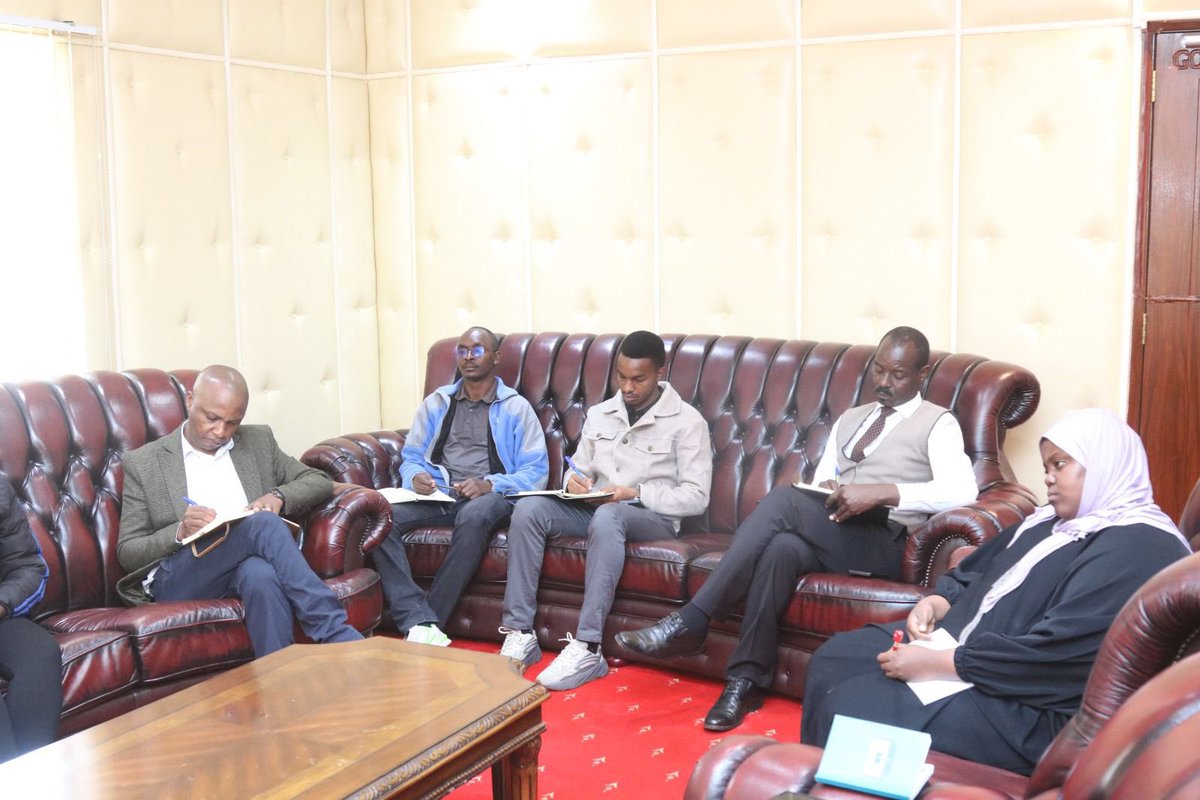 NepadAprmKenya's tweet photo. The NEPAD/APRM Kenya secretariat @NepadAprmKenya team led by Lead CPRM panel of Eminent persons Dr Wanjiru Kamau paying a courtesy call to the Governor of Trans Nzoia County, H.E. George Natembeya. @Natembeya_G
#CSARvalidation #CPRM #governance https://t.co/IY78KJtkc6