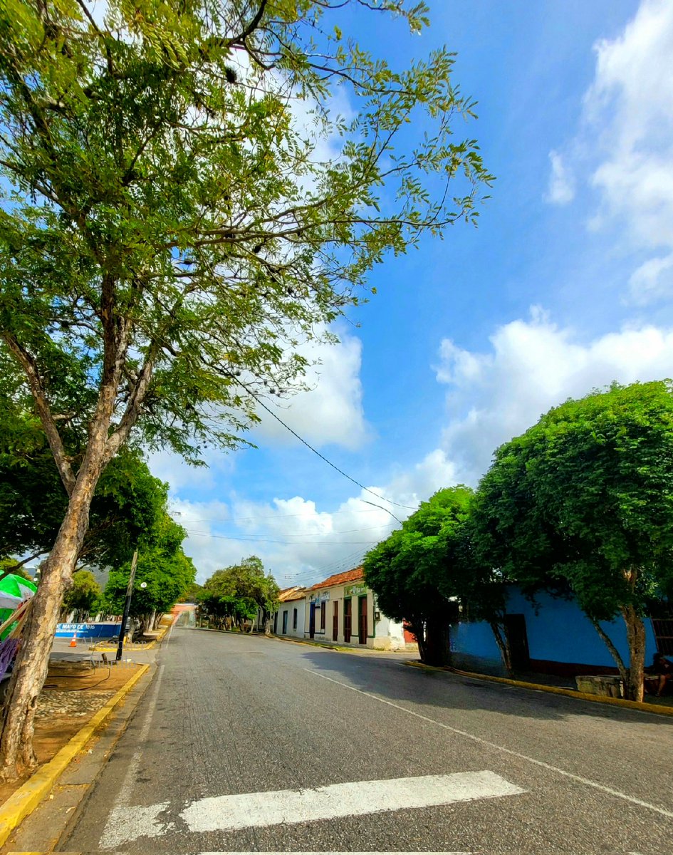 Feliz comienzo de semana. Bendiciones para hoy. Hoy se conmemora 208 años de la proclamación de la tercera República. Santa Ana. Isla de #Margarita #Venezuela