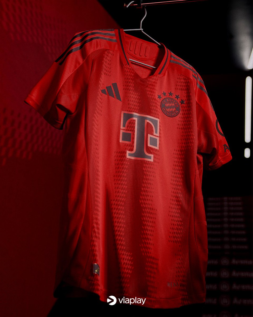 Het nieuwe thuistenue van Bayern München 👕
Geen rood-wit zoals we gewend zijn, maar een volledige rode outfit voor Der Rekordmeister. Mening? 🧐

#ViaplaySportNL #ViaplayVoetbal #Bundesliga