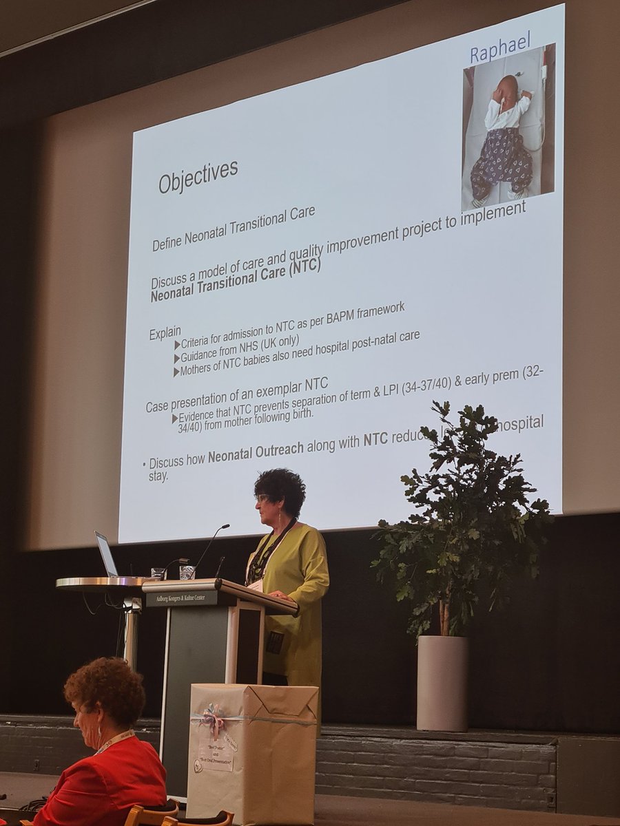 NNAUK1's tweet image. @MckeonCarter currently speaking at @coinnursesorg about the great work in the @swneonatal to implement Transitional Care &amp;amp; neonatal outreach @OakesKatie @Dianemk08 @JoKirbys6 
The best place for baby to be is with the mother - zero separation #TransitionalCare #NNA #COINN24