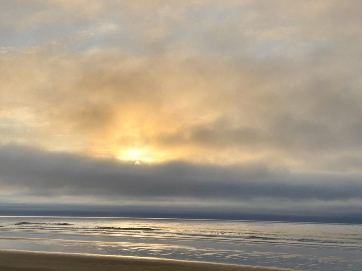 Peek of sun #ogunquit #maine #sunrise ⁦@KatieWGME⁩ ⁦@ChristianWGME⁩ ⁦@JeffWGME⁩ ⁦@JohnnyWGME⁩ ⁦@DanWGME⁩ ⁦@MalWGME⁩ ⁦@LaurenOHealy⁩ ⁦@EmilyWGME⁩ ⁦@RyanWGME⁩ ⁦@StormHour⁩ ⁦@WGME⁩