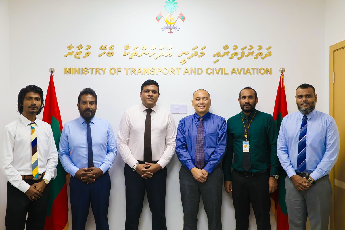 Minister Mohamed Ameen met with @IATA 's Regional Area Manager, Mr. Azhar Azahari, discussions focused on establishing an IATA training Institute in the Maldives. Emphasizing collaboration and forward-thinking, aiming to adapt to the ever-evolving aviation sector.