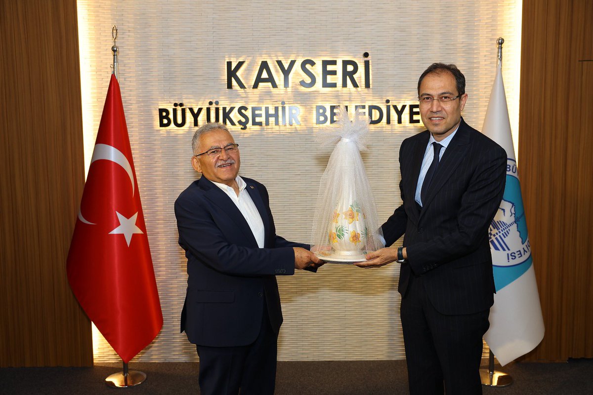 #Kayseri İl Sağlık Müdürümüz Mehmet Erşan, Kayseri Şehir Hastanesi Başhekimi Doç. Dr. Serhat Koyuncu, Kayseri Devlet Hastanesi Başhekimi Doç. Dr. İsmail Altıntop, İl Ambulans Servisi Başhekimi Uzm. Dr. Mehmet Biçer, Nimet Bayraktar Ağız ve Diş Sağlığı Hastanesi Başhekimi Dt.…