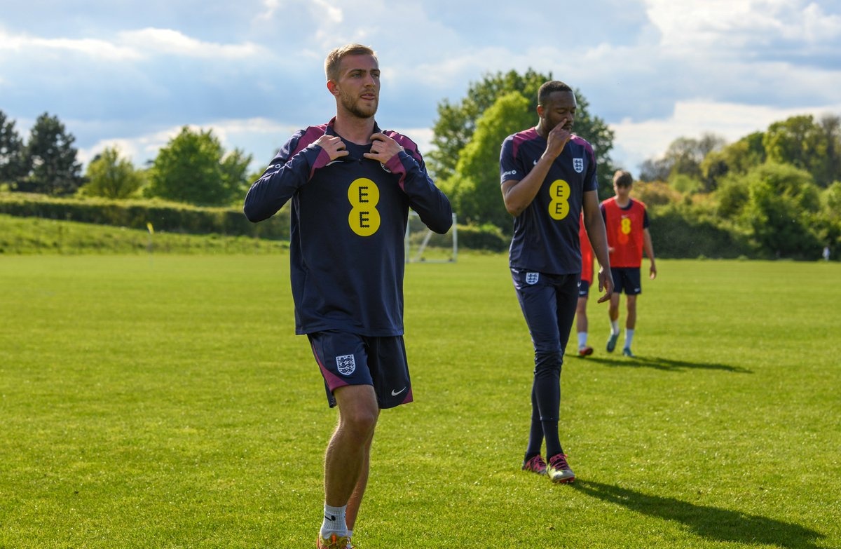 Good luck to our international Bees ahead of their game against Nepal 🏴󠁧󠁢󠁥󠁮󠁧󠁿 📸 @LJPphotos #BarnetFC🐝