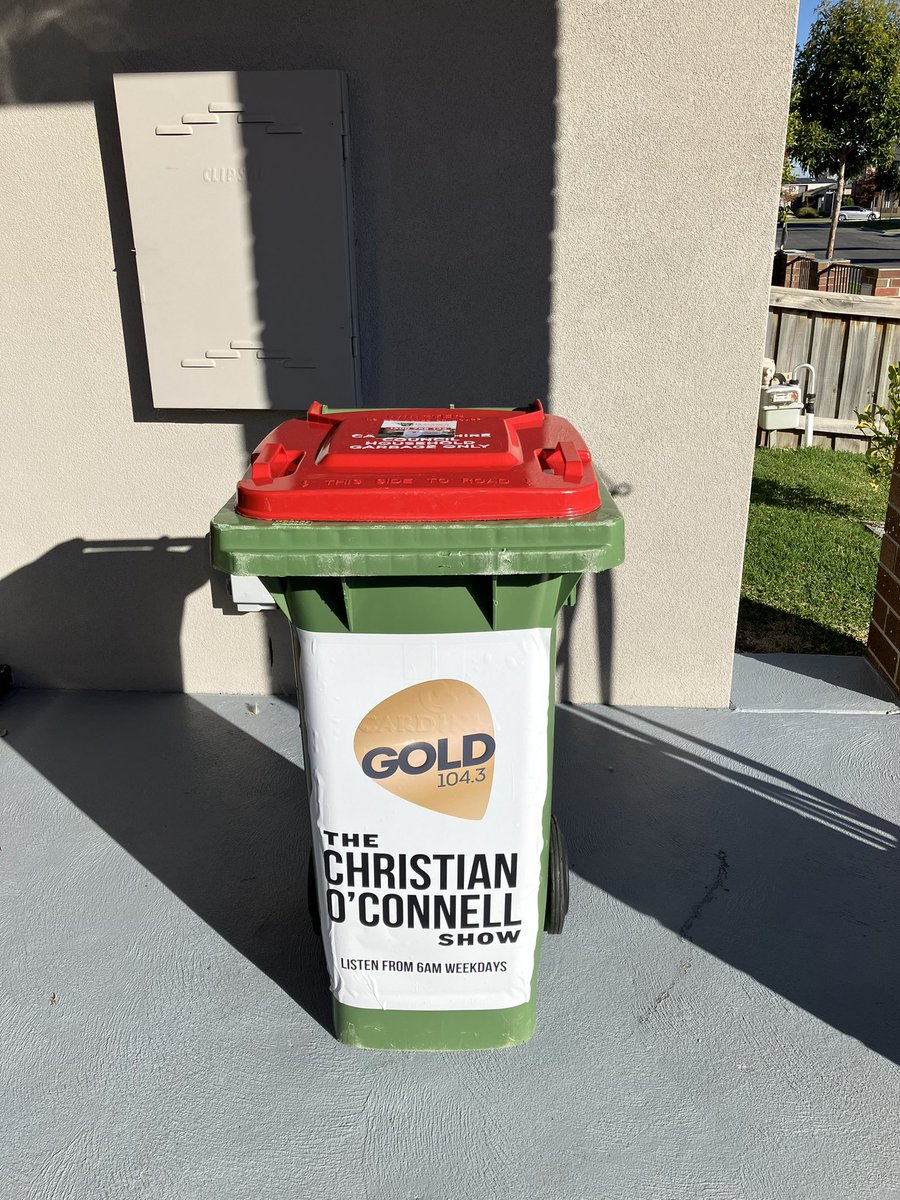 mcfarlane_geoff's tweet photo. Even a stray Echidna could see the point to putting a sticker on your bin of the show that gives your day a grin 😄👍🏻👍🏻
#thechristianoconnellshow
#thebinbutlers
#keeplaughing https://t.co/lKI7PDI8sc
