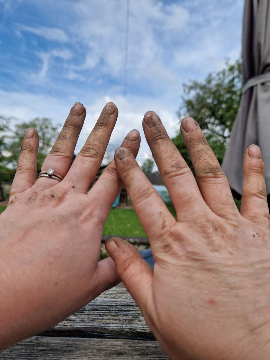 Can't beat a garden manicure 🏡