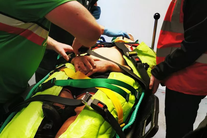 Welsh rugby captain suffers neck injury as referee steps in walesonline.co.uk/sport/rugby/ru…
