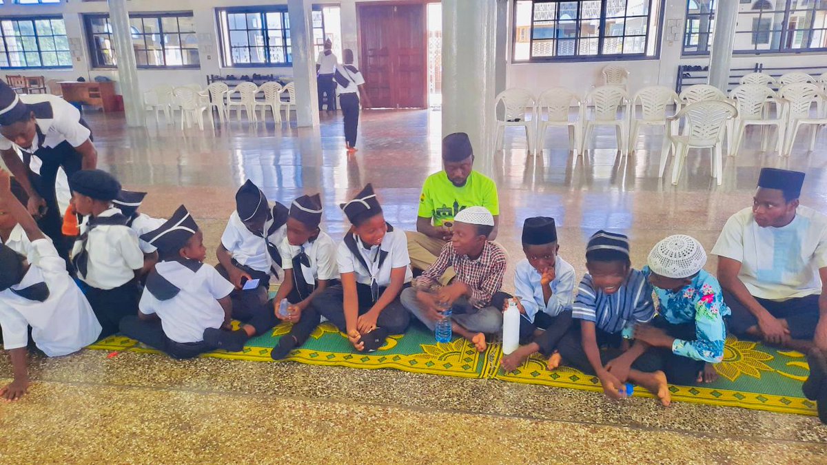 Maulvi Naseem Ahmed Nyame and Ashanti Regional Qaid leads #Ashanti Region Khuddam to hold a spectacular lnter - Zonal Atfal #Quiz Competition at the #Regional Headquarters (Asafo) with 110 Atfal and 40 #Khuddam participating. 

#atfalghana
#mkaghana 
#ahmadiyouth
#trueislam