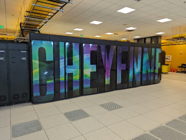 U.S. Government Successfully Auctions Off Historic Cheyenne Supercomputer for $480,085, Sparking Enthusiastic Bidding War Among Tech Enthusiasts and Collectors #SupercomputingLegacy #GovernmentAuction #TechHistory #CheyenneSale

gamegpu.tech/hardware/u-s-g…