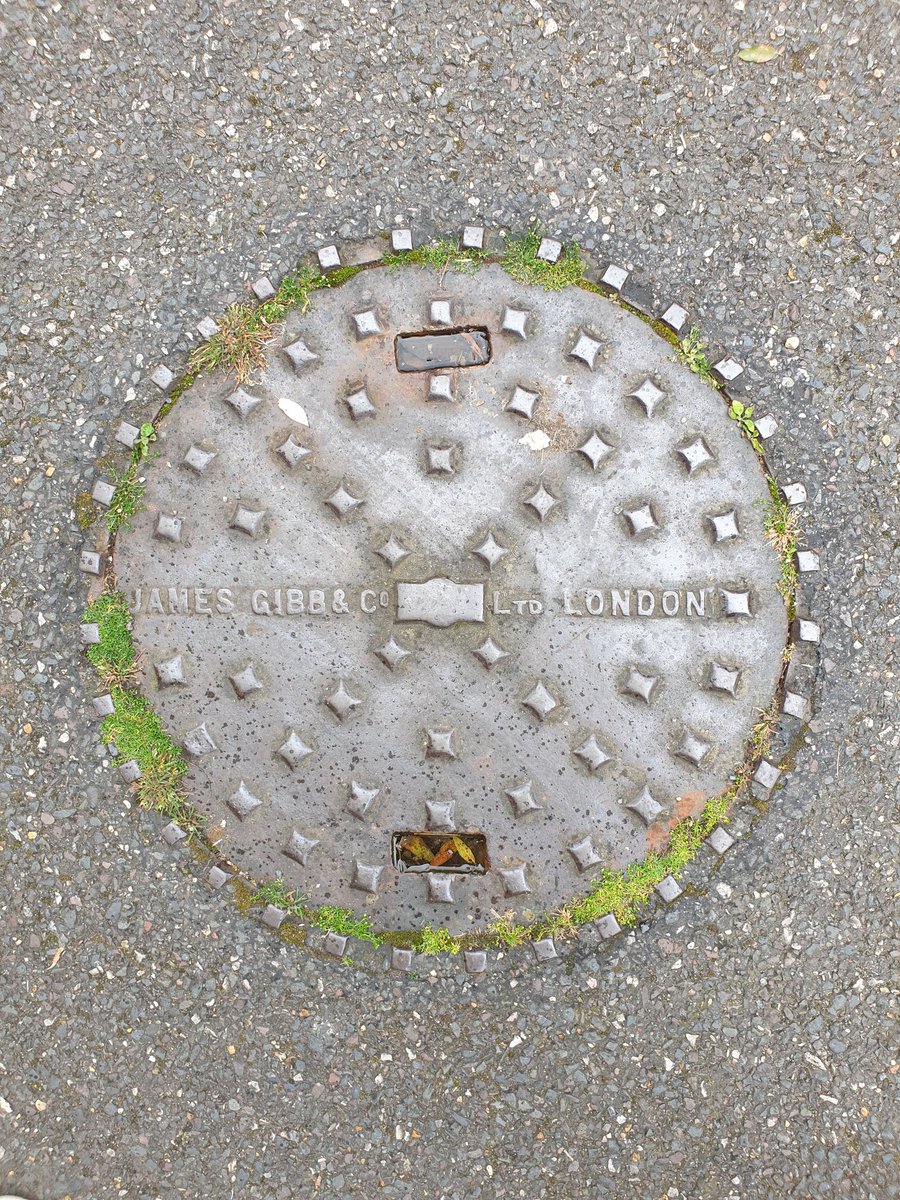 Another Gibbs design. South Kensington, London #manholemonday #streetsoflondon #lifeinlondon