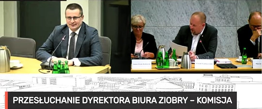 Komisja śledcza ws. #Pegasus-a 
Pełnomocnikami Ziobry do zarządzania środkami skarbonki SolPol- u #FunduszSprawiedliwisci był Michał Woś i Mikołaj Pawlak. Ten ostatni był dyrektorem departamentu do spraw rodzinnych i nieletnich MS- który miał zupełnie inne zadania i obowiązki.