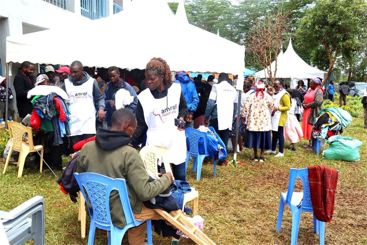 The families affected by the floods require psychosocial support to cope with the aftermath. The #Amref team visited #MaiMahiu to support the people affected by the floods. We are committed to ensuring the communities can access healthcare services and necessities like food and