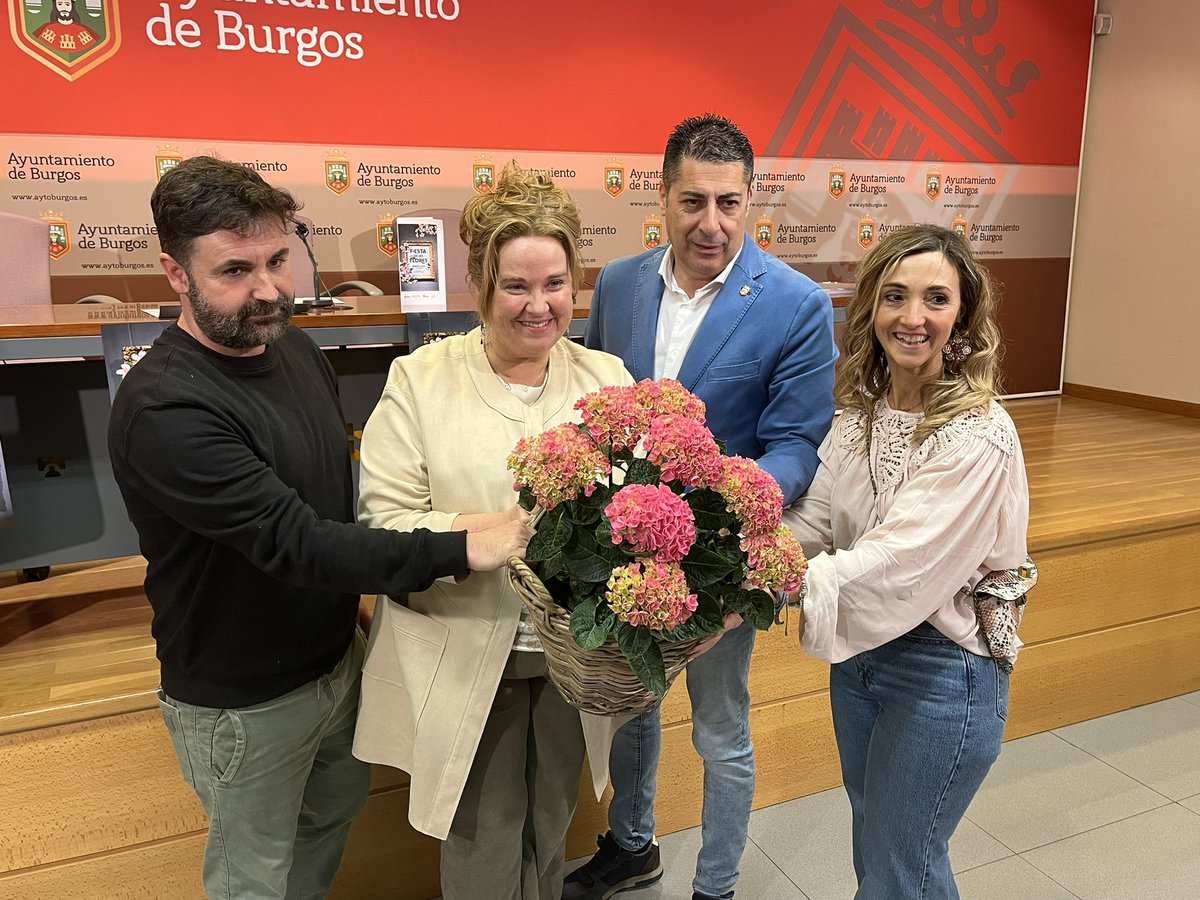 🌺 Este fin de semana Burgos se convierte en epicentro del mundo floral de la mano de @flojabur. El viernes se inaugura en el paseo del Espolón una nueva edición de la Fiesta de las Flores, que este año congregará a más de 200 voluntarios y artistas florales de toda España.