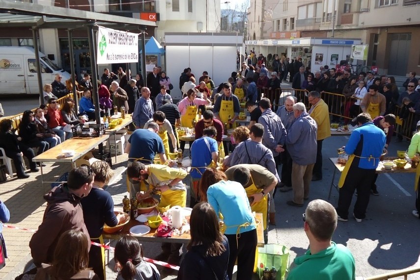 🫒 Foodies! Jesús acollirà el proper cap de setmana la XXIX Fira de l’Oli de les #TerresdelEbre i la vuitena edició de la Fira de la Garrofa. Veniu a gaudir de la gastronomia en un molt bon ambient! 🎶

Més info 👉 tuit.cat/j8mFT 

#ReservadelaBiosfera