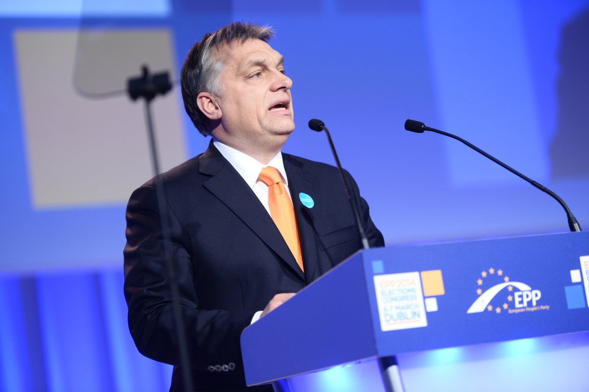 In today´s #vatniksoup REBREW, I´ll introduce a Hungarian lawyer and politician, Viktor Orbán (@PM_ViktorOrban). He´s best-known for turning Hungary into an authoritarian state, and for cooperating with other authoritarian regimes like the Kremlin, the CCP and Iran. 1/24